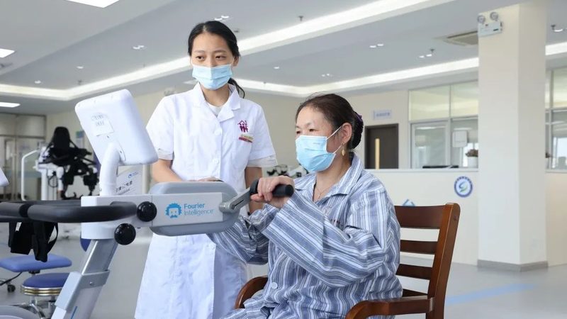 上海陪护收费标准揭秘：了解费用构成与影响因素